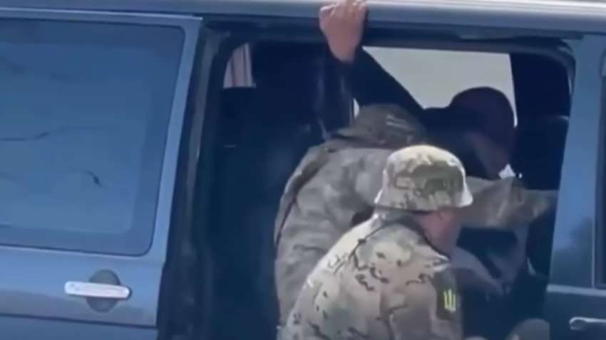 Нардеп розповів про блокування мобільного зв'яку працівниками ТЦК під час мобілізації Нардеп розповів про блокування мобільного зв'яку працівниками ТЦК під час мобілізації