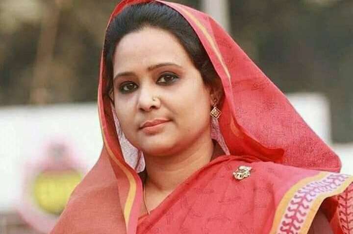 Скандал в Бангладеш: політик найняла 8 двійників, щоб здати іспити