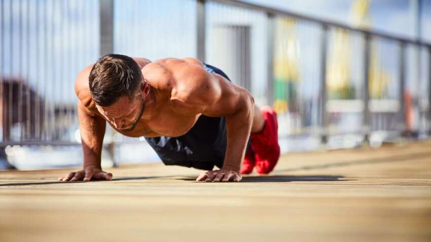 Що трапиться з тілом, якщо робити 30 віджимань щодня — ефект вражає Що трапиться з тілом, якщо робити 30 віджимань щодня — ефект вражає