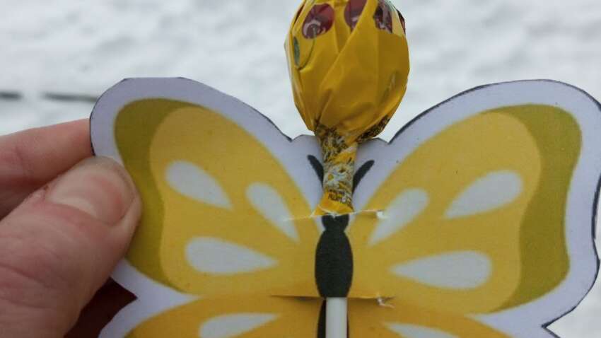 Такое может быть только в России: матери погибшего военного подарили чупа-чупс