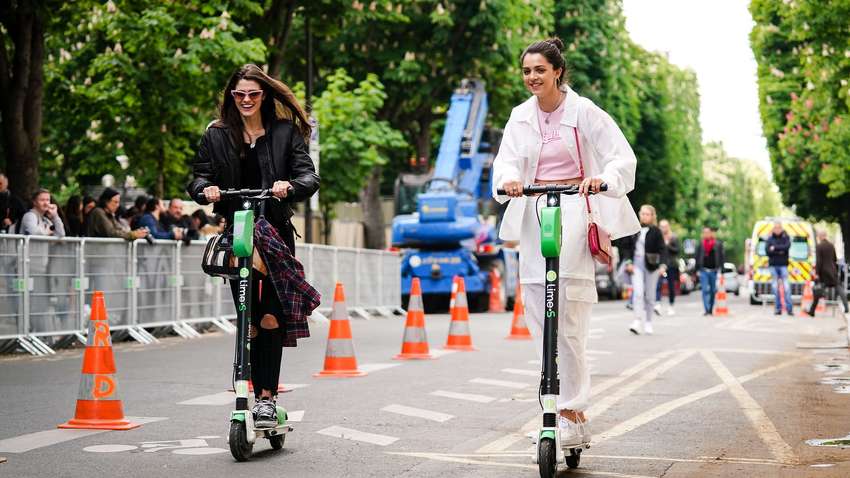 В Японии представили надувной электронный скутер