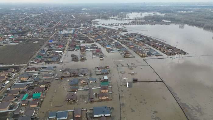 Оренбург в России продолжает идти под воду: сколько см еще прибавила вода