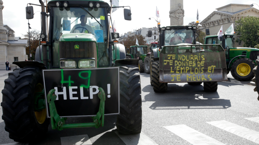 Французькі аграрії заблокували в'їзди в Париж