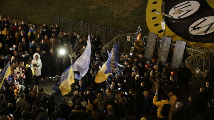 Предупреждение власти: о чем говорят акции протестов под Офисом президента 