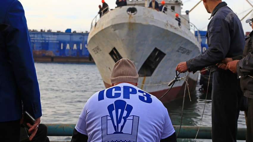 Найбільш незвичайні рекорди країни: балакучий президент і "Халк", який рухає кораблі зубами