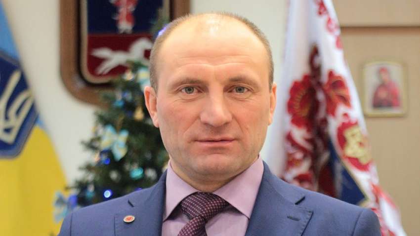 "Нашу семью не запугать": мэр Черкасс вместе с детьми ответил на предупреждение Авакова (ВИДЕО)