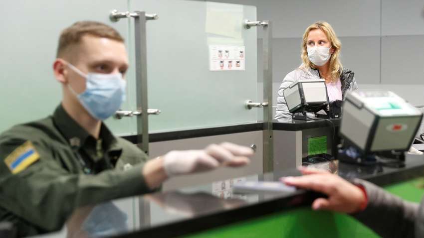 У всіх закладах відвідувачі мають дотримуватися дистанції в 1,5 м – Шмигаль