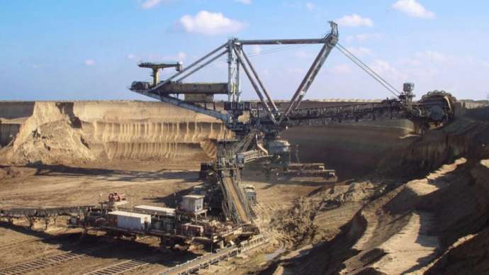 "Схеми" зняли посланця Фірташа на Банковій: на кону стратегічні титанові руди