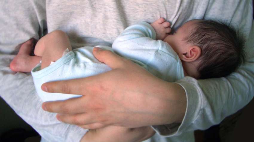 В Україні нарешті збільшать допомогу на народження дітей. Скільки мають отримати батьки В Україні нарешті збільшать допомогу на народження дітей. Скільки мають отримати батьки