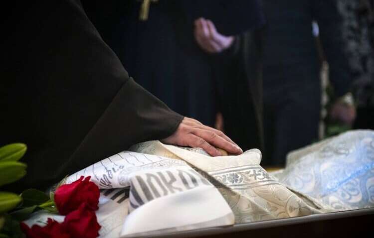 Ніколи не робіть цього на похоронах, навіть якщо вас про це попросять