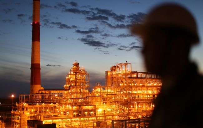 Россия не верит, что США убедили Украину не бить по НПЗ: как готовятся к новым ударам