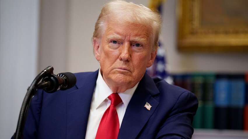 Недолго осталось: медик заявил о тяжелой болезни Трампа от которой тот постоянно пахнет мочой Недолго осталось: медик заявил о тяжелой болезни Трампа от которой тот постоянно пахнет мочой