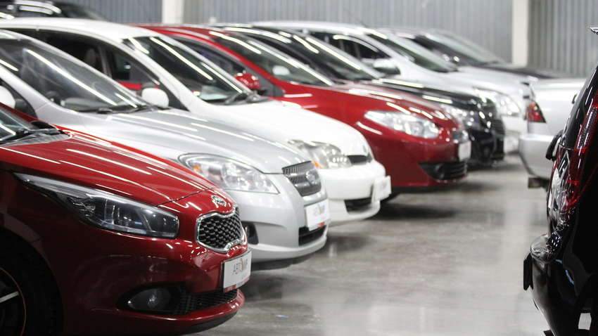 Попит на нові легкові авто в Україні зріс майже на 25%