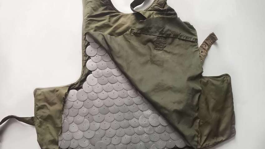 Кольчуга а-ля бронежилет: В Николаевской области нашли образцы амуниции "второй армии мира"