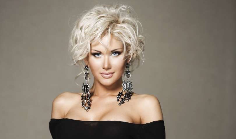 "Займіться дорогами": співачка Бужинська записала відеозвернення до Зеленського