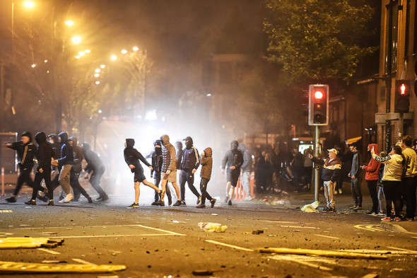 У Північній Ірландії тиждень тривають масові протести У Північній Ірландії тиждень тривають масові протести