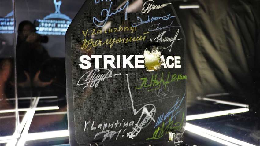 Бронеплиты, спасавшие жизнь воинам ВСУ, стали артобъектами (ФОТО) Бронеплиты, спасавшие жизнь воинам ВСУ, стали артобъектами (ФОТО)