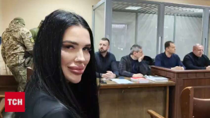 Впервые в зале суда: Коломойского с днем рождения поздравила ведьма 