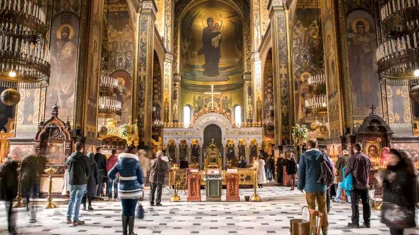 Массовое побоище в церкви Одессы: дрались женщины и священники (ВИДЕО 18+)