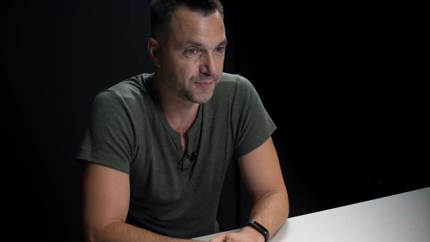 Росія використовує поняття "Донбас", як ідеологічну зброю, - Арестович Росія використовує поняття "Донбас", як ідеологічну зброю, - Арестович