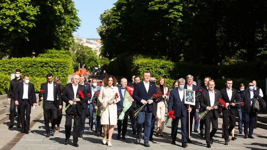 Ми всі в боргу перед героями Другої світової війни, - Віктор Медведчук