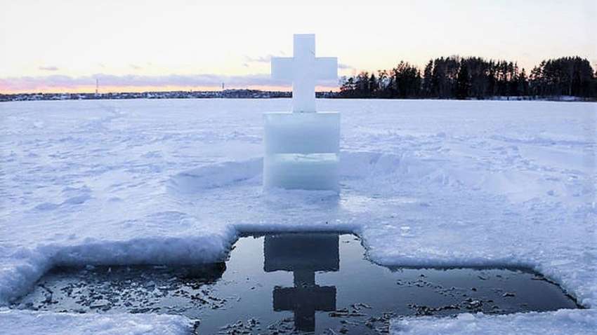 Оздоравливает ли купание на Крещение: советы, которые стоит учесть 