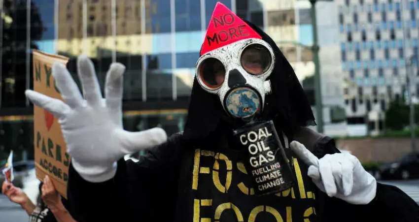 Відомий професор потрапив у скандал: заявив про потребу знищити людство смертельним вірусом Відомий професор потрапив у скандал: заявив про потребу знищити людство смертельним вірусом