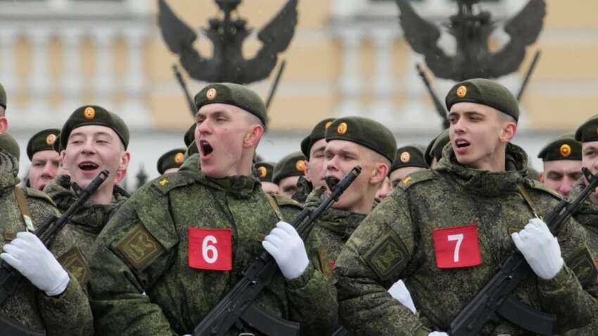 Парад без мощи: на Западе назвали настоящую причину, почему Кремль решил урезать 9 мая