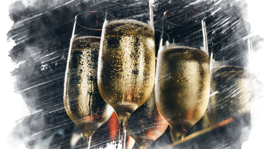 Врач рассказала о пользе ежедневного бокала шампанского