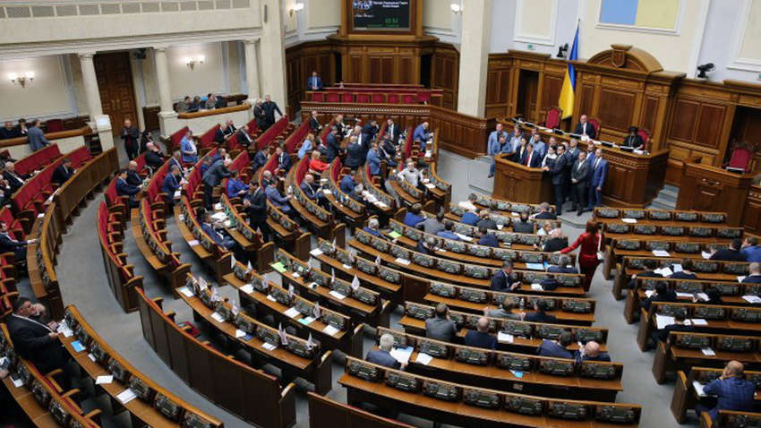 В Раду проходят четыре партии, в лидерах - "Слуга народа" и ОПЗЖ, - опрос