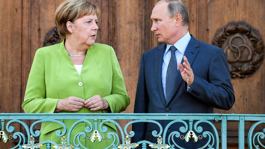 Меркель и Путин обсудили Украину