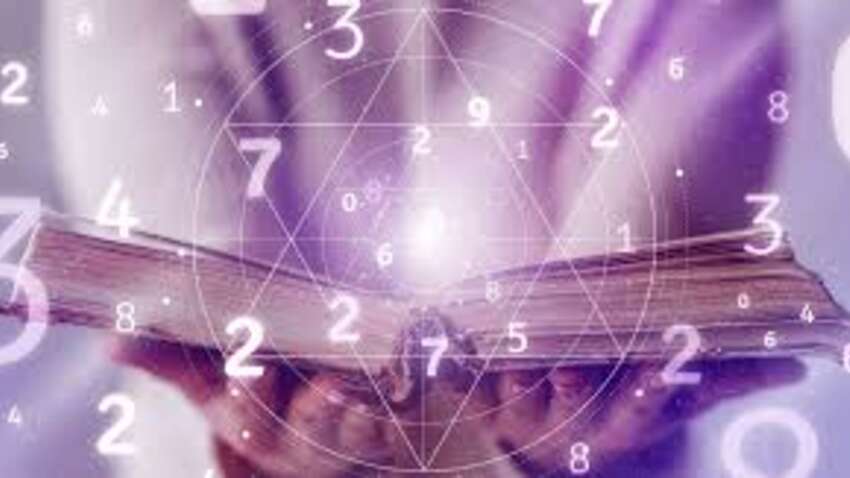 Нумерологи назвали дні, які визначають фінансову долю – чи ваша дата серед них