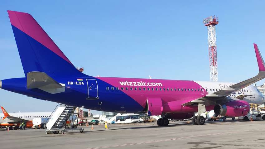 Вигнали з салону: екіпаж угорської авіакомпанії Wizz Air зняв з рейсу українського військового без ноги Вигнали з салону: екіпаж угорської авіакомпанії Wizz Air зняв з рейсу українського військового без ноги