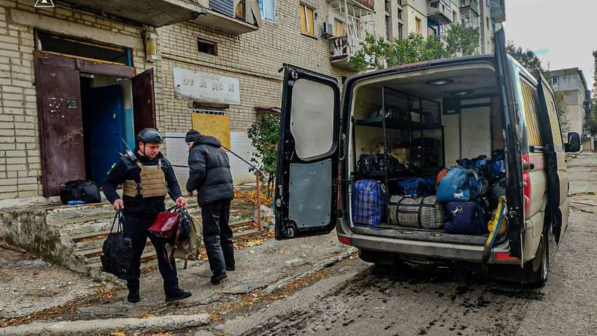 На Харківщині триває обов’язкова евакуація: куди вивозять людей