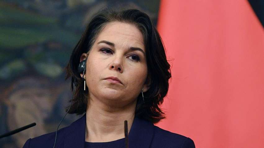 Глава МИД Германии заявила, что решение Путина будет самым быстрым путем к перемирию Глава МИД Германии заявила, что решение Путина будет самым быстрым путем к перемирию