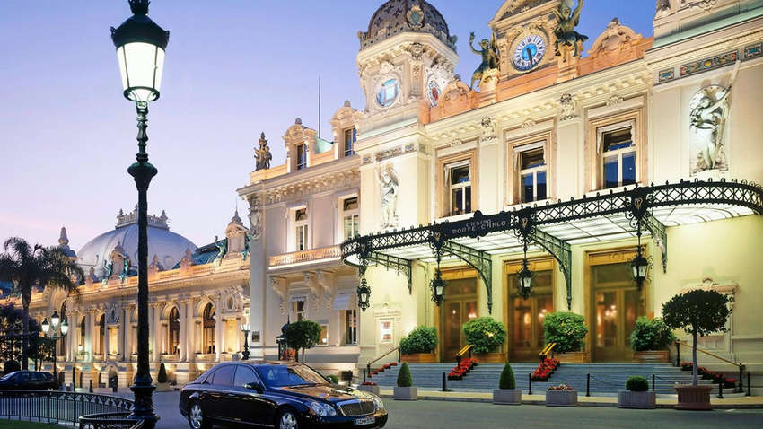 Мандрівникам заплатять гроші за проживання у розкішних будинках