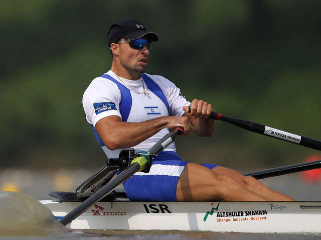 Израильский гребец приехал в Украину потренироваться и лишился лодки за 15 000 евро