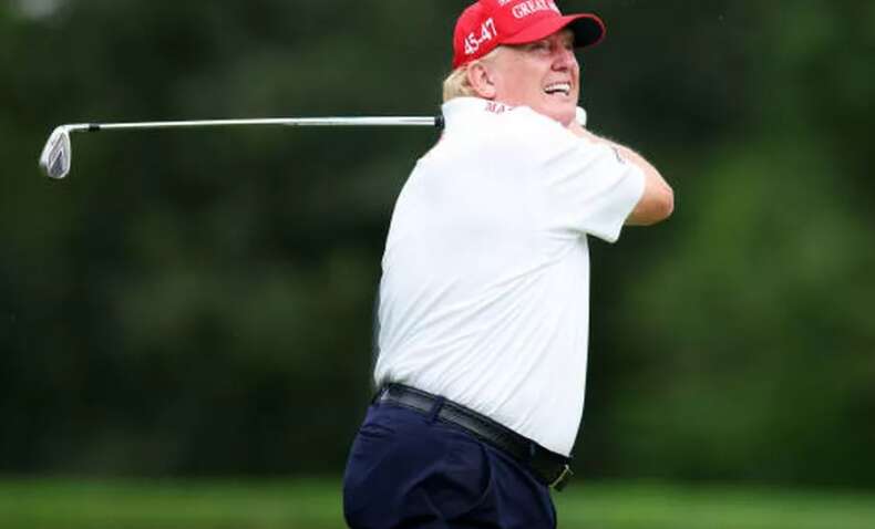 Трамп нещадно тисне на прем’єра Британії заради свого хобі Трамп нещадно тисне на прем’єра Британії заради свого хобі