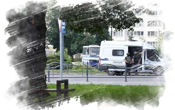 Захват автобуса в Луцке: замминистра внутренних дел сообщил о первых результатах переговоров Захват автобуса в Луцке: замминистра внутренних дел сообщил о первых результатах переговоров