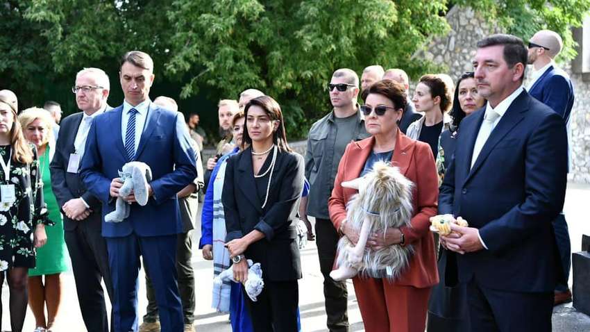 У Путина предлагают "вернуть Карабах в родную гавань" У Путина предлагают "вернуть Карабах в родную гавань"