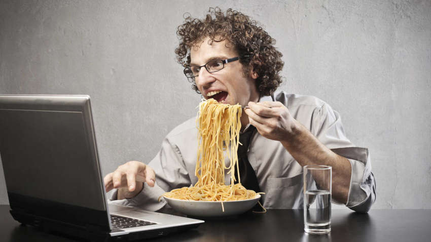 Британські вчені з'ясували, як правильно харчуватися на роботі і у школах Британські вчені з'ясували, як правильно харчуватися на роботі і у школах