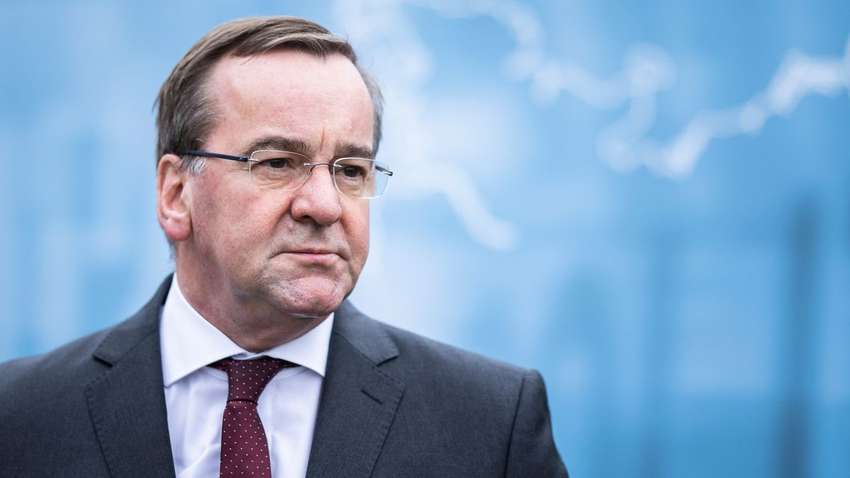 Нові поставки ППО та бронетехніки для України: глава Міноборони Німеччини зробив важливу заяву