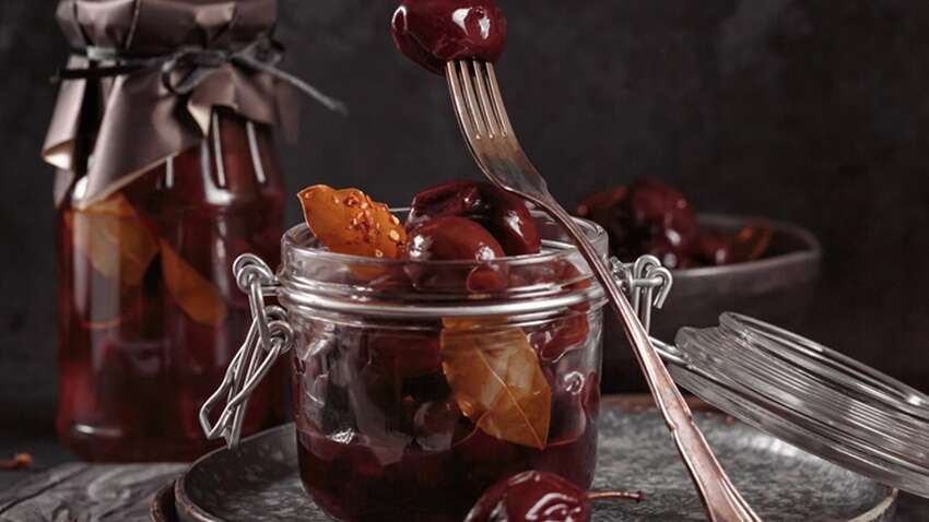 Смачніше, за оливки: простий рецепт маринованих слив на зиму Смачніше, за оливки: простий рецепт маринованих слив на зиму