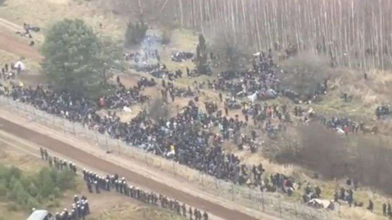 Мігранти з Білорусі знову прорвалися до Польщі: чи є ризики для України 