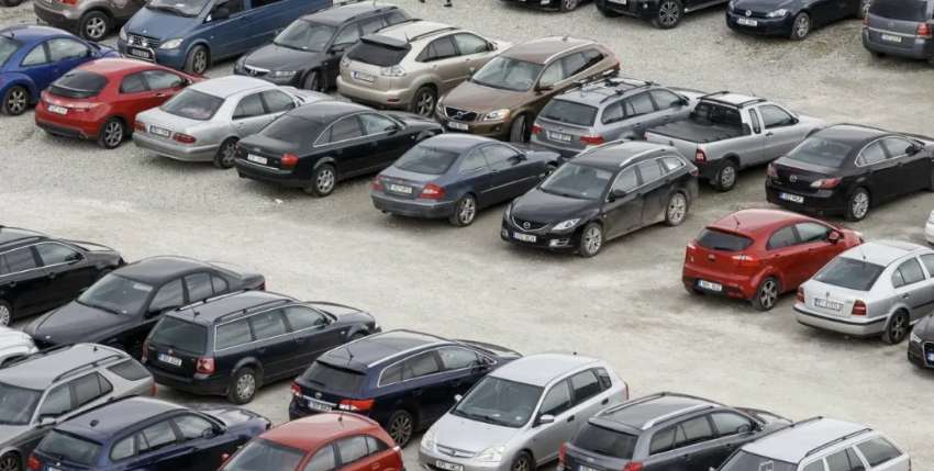 Пьяные водители "отправили" более 600 автомобилей для помощи Украине 