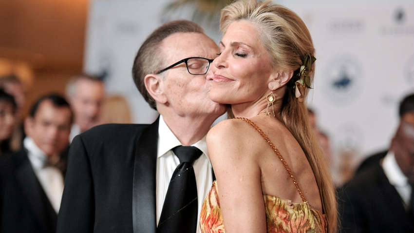  Дружина Ларрі Кінга назвала справжню причину смерті відомого телеведучого