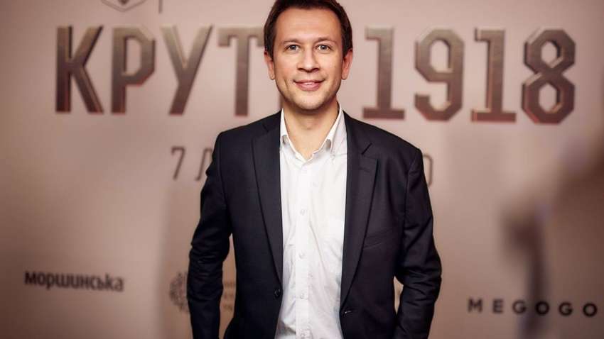 Известный актер попал в скандал из-за видео с русскоязычной песней (ФОТО)