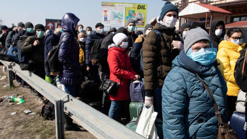 Масове повернення українських заробітчан обіцяє Україні нове зростання безробіття