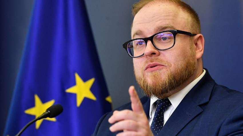 Член НАТО вызвал российского посла из-за нападения истребителя РФ на самолет Член НАТО вызвал российского посла из-за нападения истребителя РФ на самолет