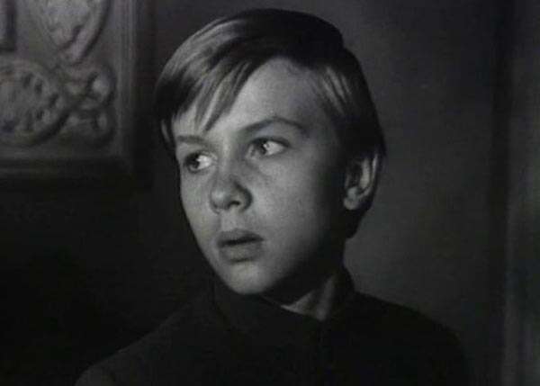 Тело пролежало в квартире 10 дней: в РФ умер популярный актер и звезда советского кино